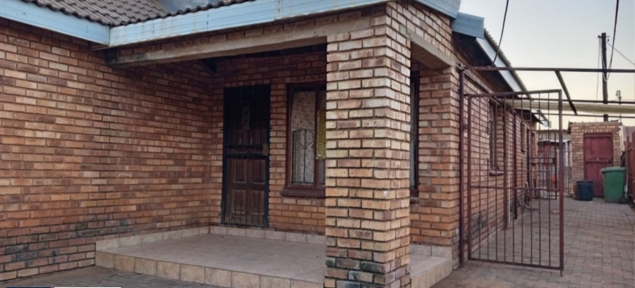 To Let 3 Bedroom Property for Rent in Ikageng North West